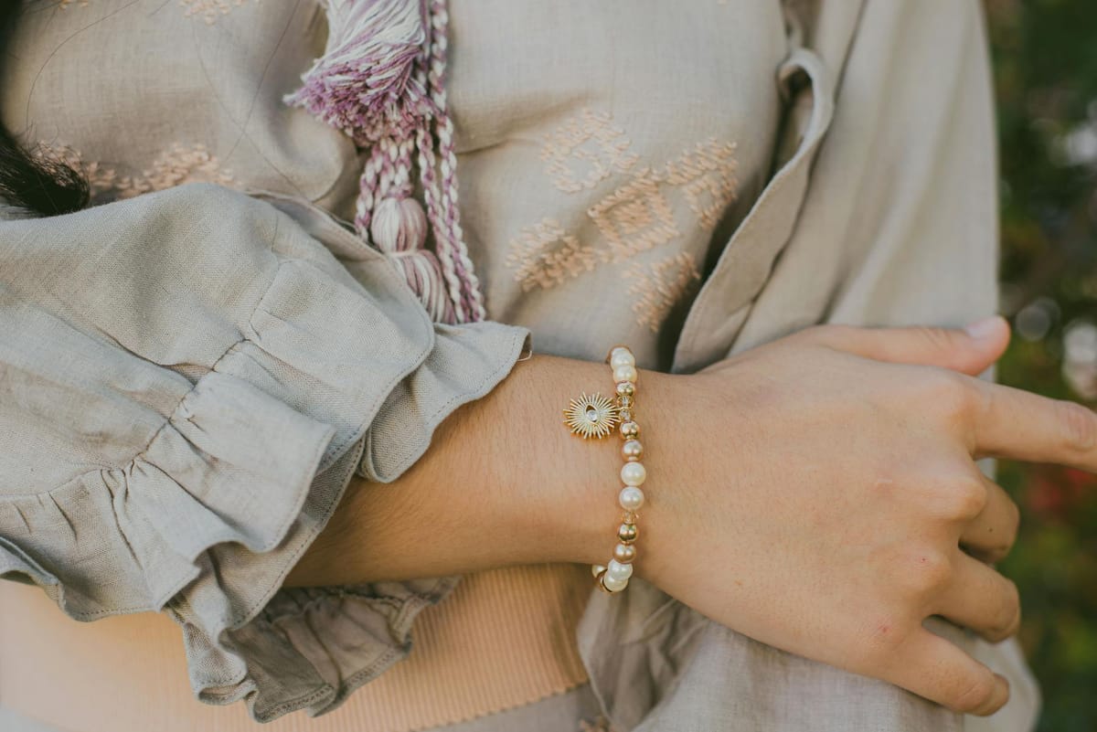 Libra Rising: Your Ascendant, Charm, and Diplomatic First Impression