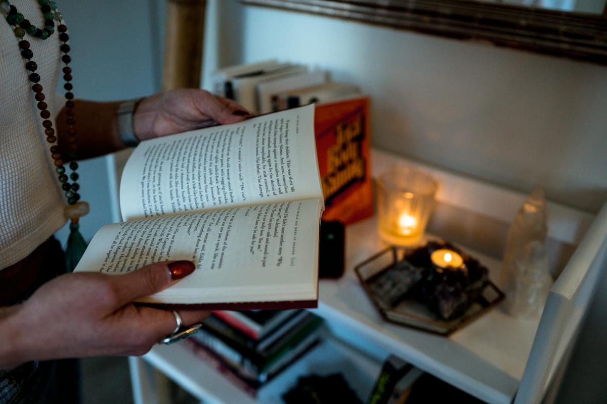 how to become an astrologer