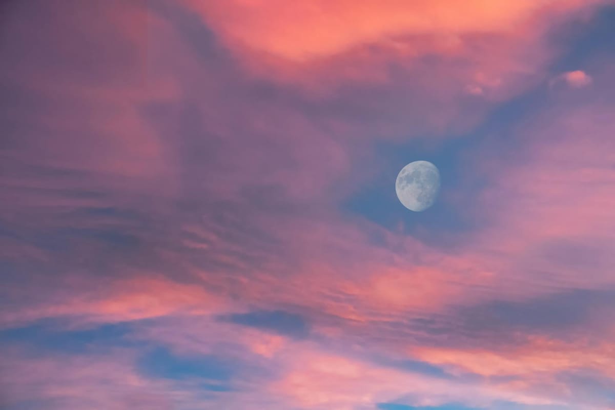 Moon in Libra: Balance, Beauty, and the Emotional Need for Harmony