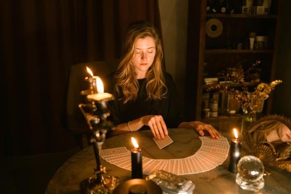 astrologer vs astronomer