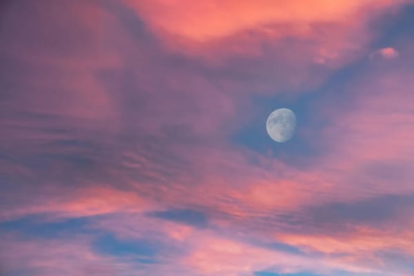 Moon in Libra: Balance, Beauty, and the Emotional Need for Harmony